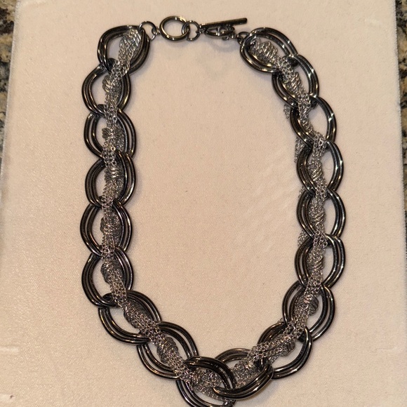 Premier Elegant Silver Jewelry Set - Picture 4 of 4